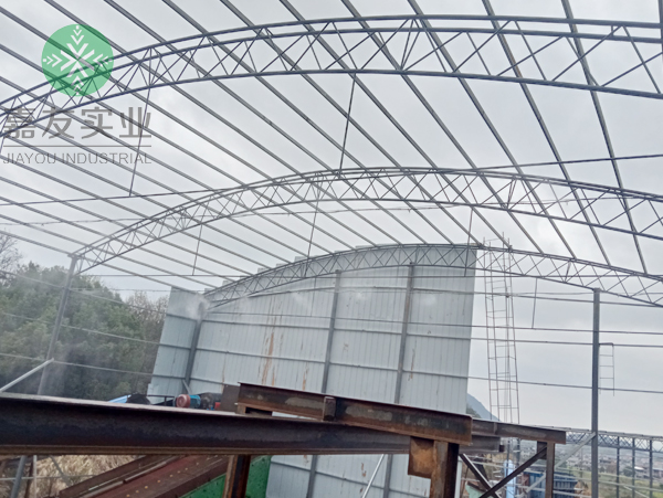 葛洲壩集團黃石項目部修高速路安裝制砂場噴霧降塵系統4